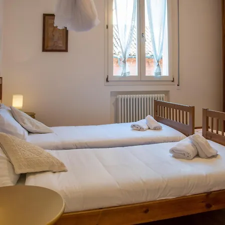 Housmart Dimora D'azeglio * Болонья